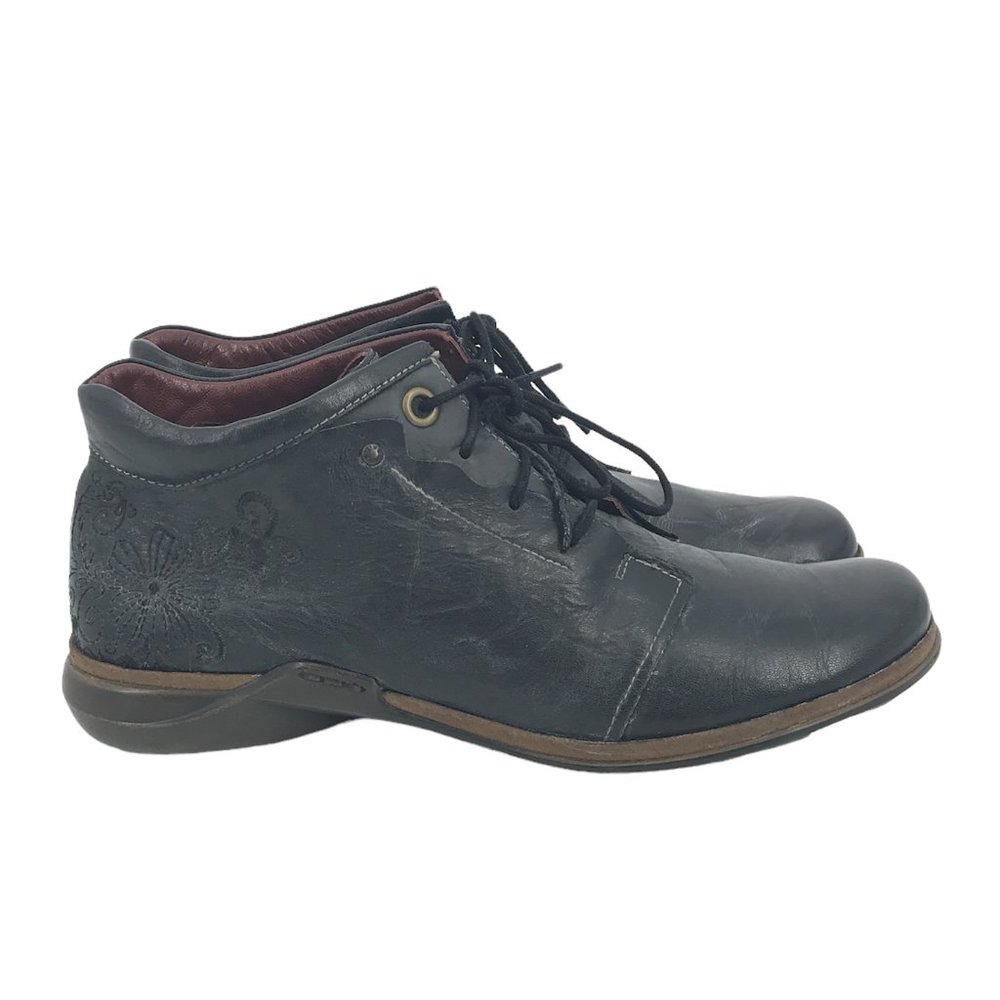 Romika Black Leather Lace-Up Ankle Boots with Brown Accent